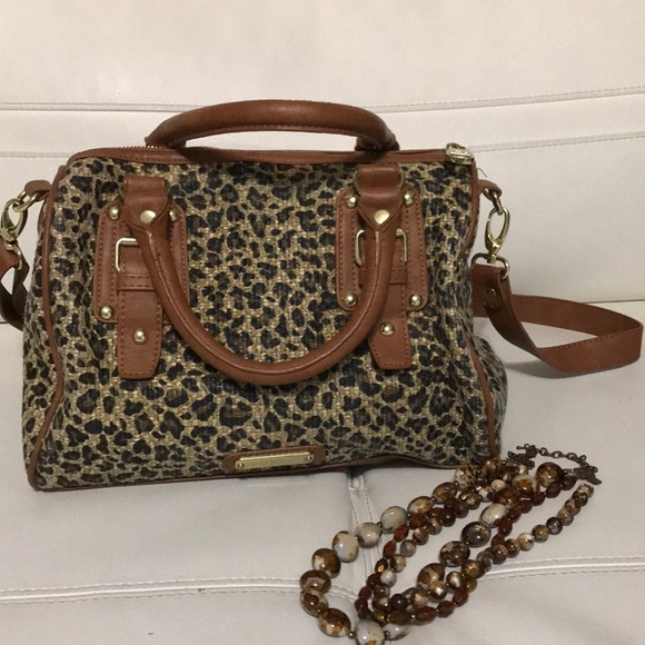 Steve Madden Handbags - STEVE MADEEN CROSSBODY PURSE